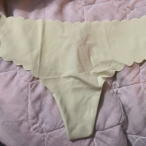 Victoria’s Secret Scalloped No Show Thong size Medium New with Tags